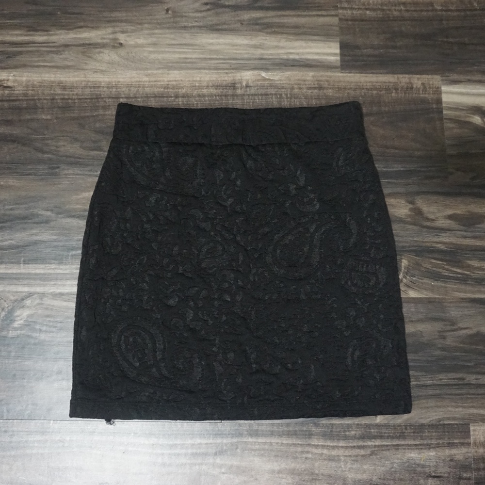 Black Mini Patterned Skirt